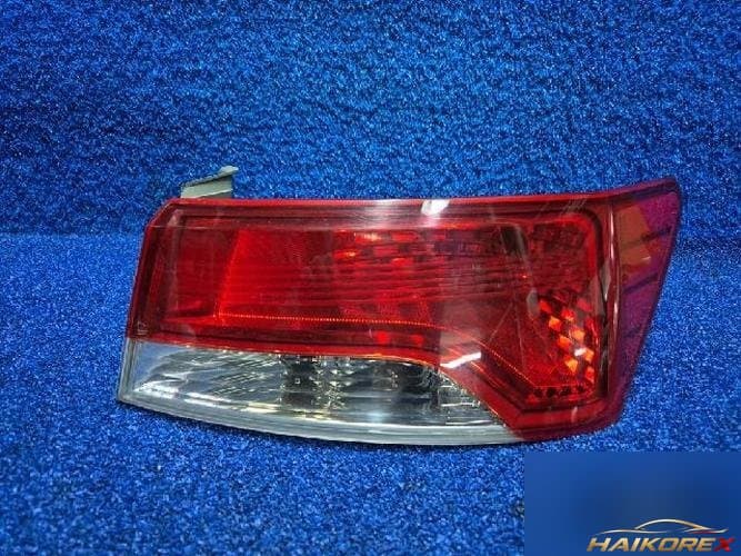 Kia Forte 2010 — фонарь задний комбинированный (правый, пассажирский)