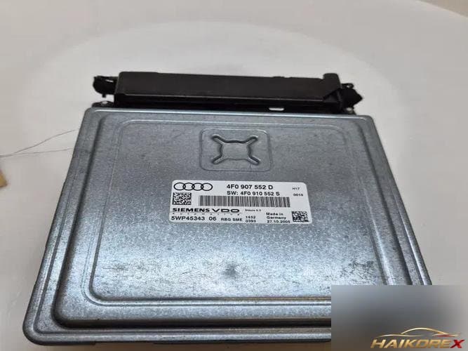 Audi A6 2010 — блок управления двигателем ECU 4F0910552S