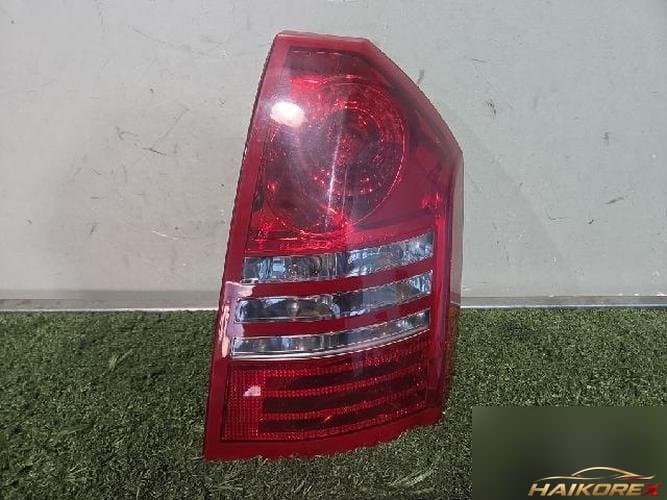 Chrysler 300 2007 — комбинированный фонарь задний правый