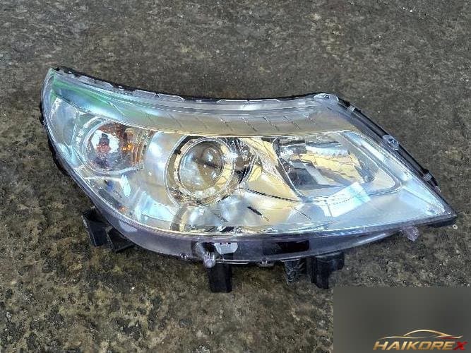 Renault SM5 2011 — фара правая 260100066R