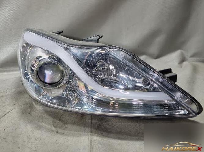 Hyundai Genesis 2013 — фара передняя правая HID (921023M***)