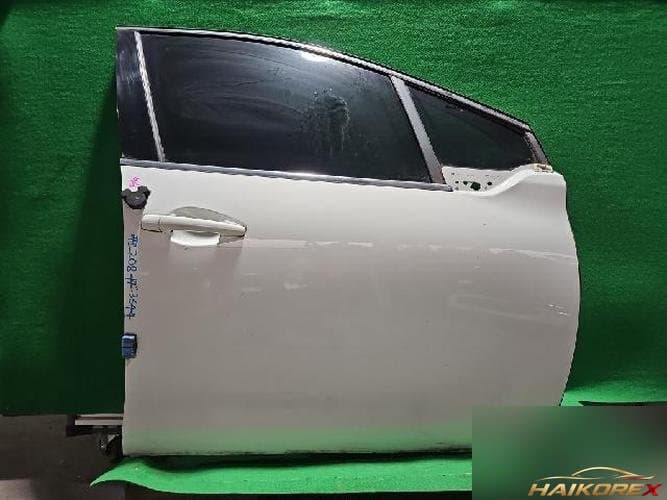 Peugeot 208 2014 — дверь передняя правая 9807820680