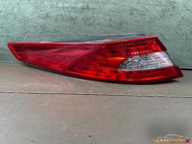 Kia K5 2012 — комбинированный задний фонарь левый (сторона водителя)