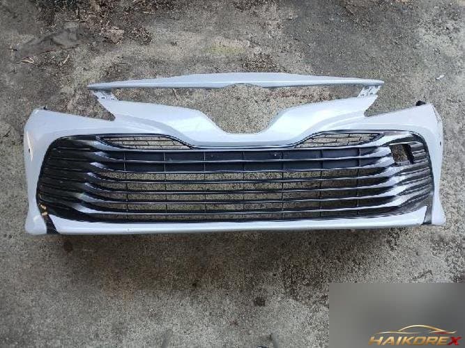 Toyota Camry 2021 — передний бампер