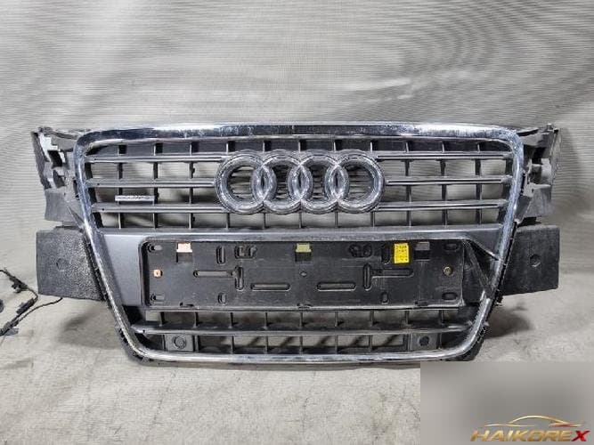 Audi A4 2012 — решётка радиатора (правая)