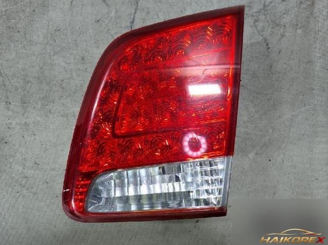 Kia Sorento 2011 — крышка багажника белая, правая