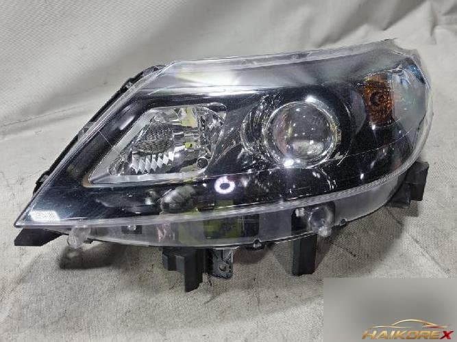 Renault SM5 2011 — фара передняя левая 260608762R