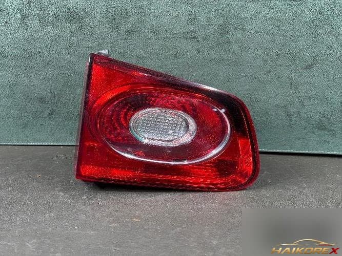 Volkswagen Tiguan 2009 — накладка задней двери левая