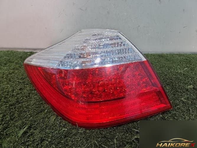Hyundai Genesis 2011 — комбинированный фонарь задний левый
