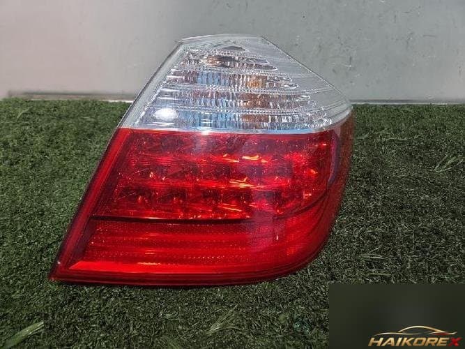 Hyundai Genesis 2011 — комбинированный фонарь задний правый