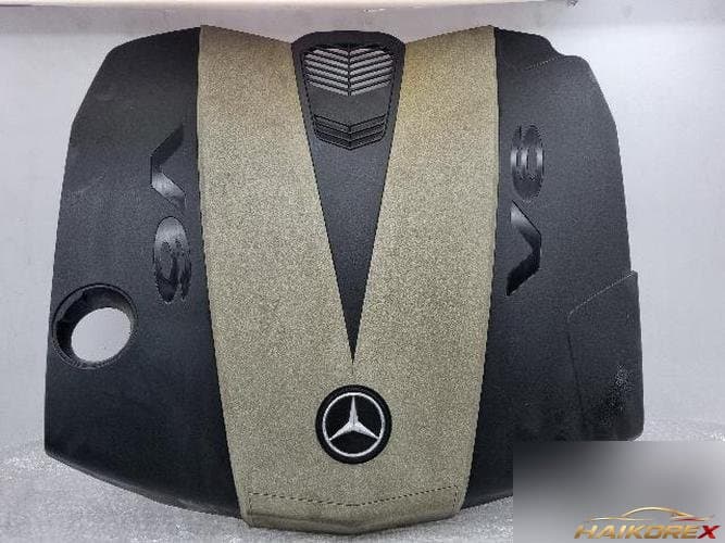 Mercedes-Benz S-Class 2011 — крышка двигателя A642 010 60 67