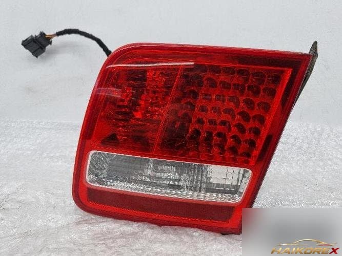 Audi A8 2006 — фонарь багажника правый 4E0 945 094 C