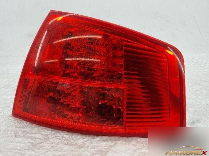 Audi A8 2006 — комбинированный фонарь задний правый (пассажирский) 4E0945096C