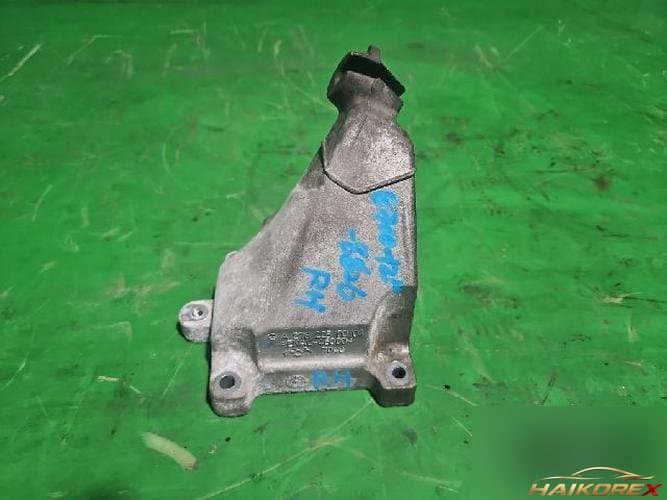 Mercedes-Benz E-класс 2012 — кронштейн A2762230004