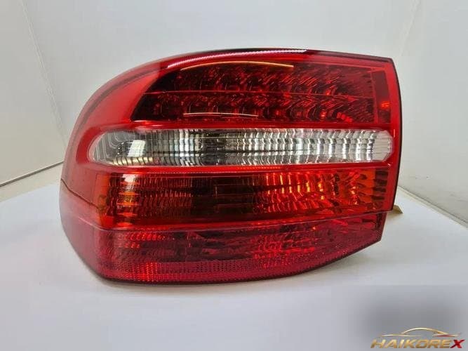 Porsche Cayenne 2007 — фара задняя правая (наружная) 7L5945207