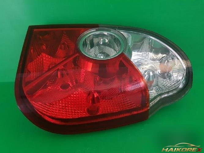 Hyundai Terracan 2004 — комбинированный задний фонарь правый (пассажирский) 92402 H1110
