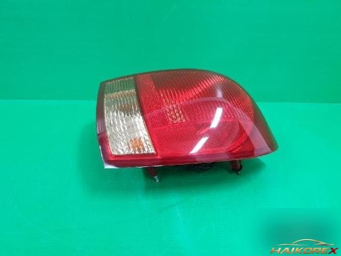 Hyundai Avante 2003 — комбинированный задний фонарь правый 92402 2D300