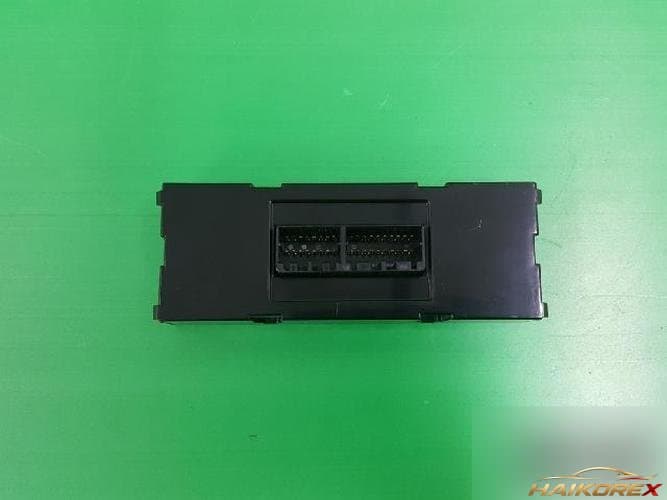 Kia Carens 2001 — блок управления ETACS/BCM 0K2FA67580A