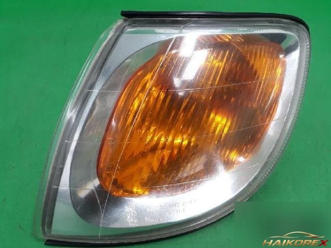 Hyundai Trajet 2003 — повторитель поворота левый 923013A000