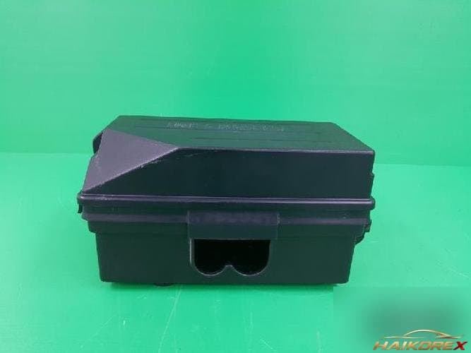 KG Mobility Kairun 2008 — блок предохранителей (подкапотный) 8231009200