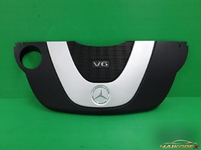 Mercedes-Benz CLS-Class 2006 — крышка двигателя