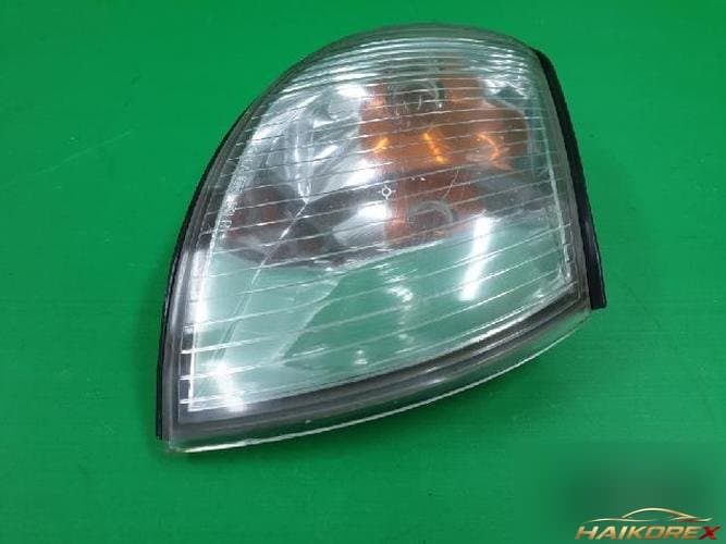 Hyundai Dynasty 1997 — указатель поворота правый 92302-37800