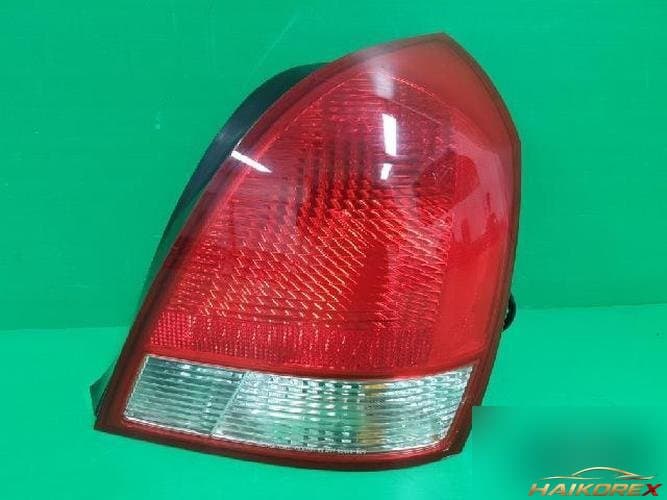 Hyundai Avante 2000 — комбинированный фонарь задний правый (пассажирский) 92402 2D000 2