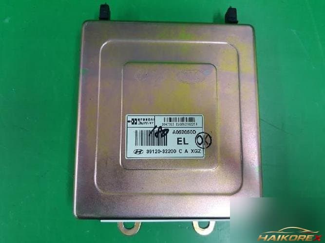Hyundai Santa Fe 2002 — блок управления двигателя (ECU) 3912032200