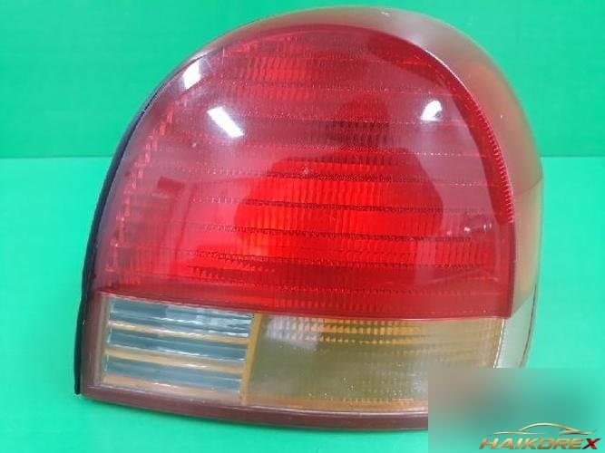 Hyundai Sonata 1998 — комбинированный фонарь задний (правый, пассажирский) 92402 38000