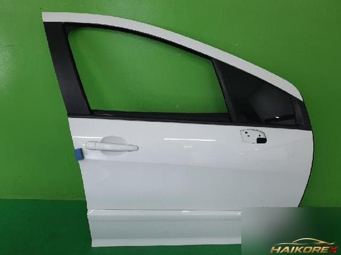 Peugeot 308 2010 — дверь передняя правая