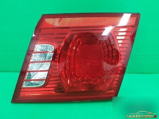 Kia Optima 2003 — белая отделка багажника (подсветка)