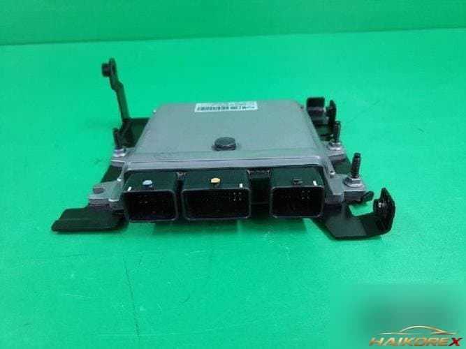 Renault SM5 2011 — блок управления двигателем ECU 237100890R