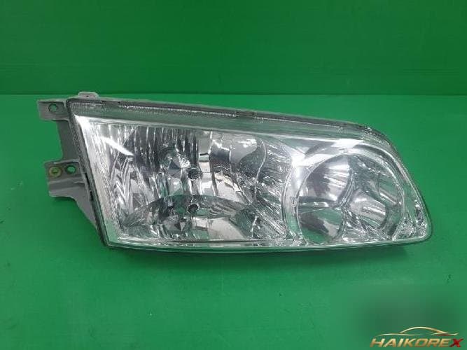 Hyundai Grandstarex 2002 — фара правая 921024A500