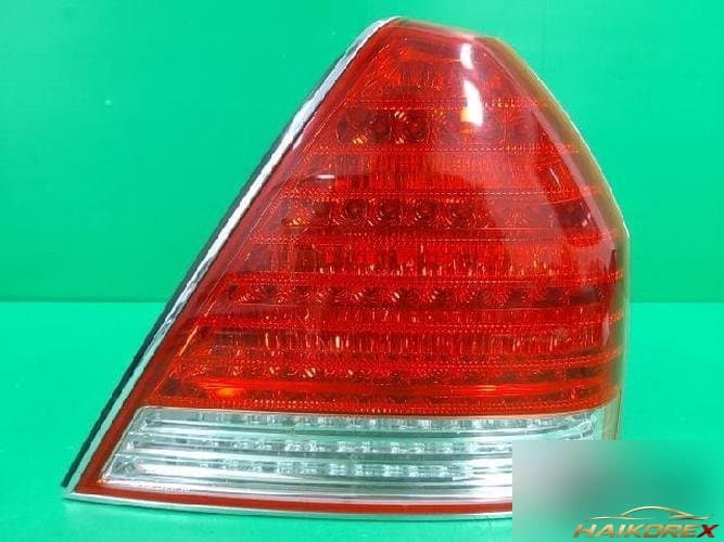 Hyundai Equus 2004 — комбинированный задний фонарь правый (пассажирская сторона) 92402 3B700