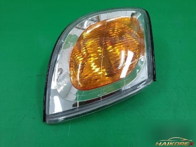 Hyundai Trajet 2004 — поворотник правый 923023A000