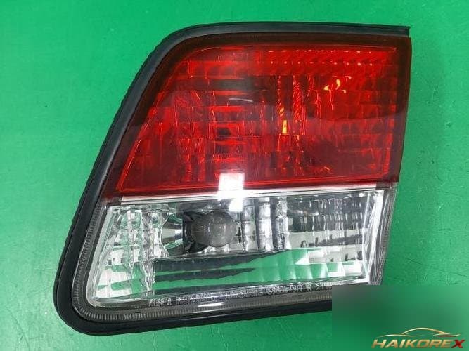 Renault SM5 2003 — накладка крышки багажника (с фонарём) 4