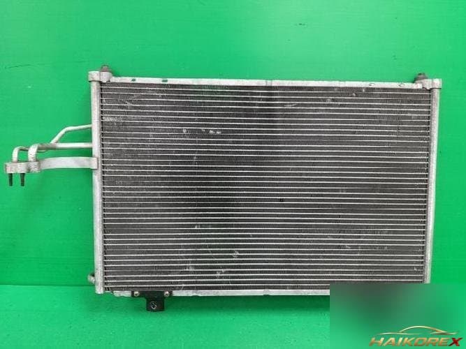 Kia Carens 2000 — конденсор кондиционера 0K2C661480