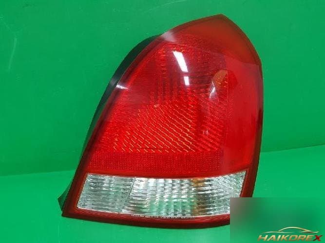 Hyundai Avante 2000 — фонарь задний комбинированный правый (92402 2D000 4)