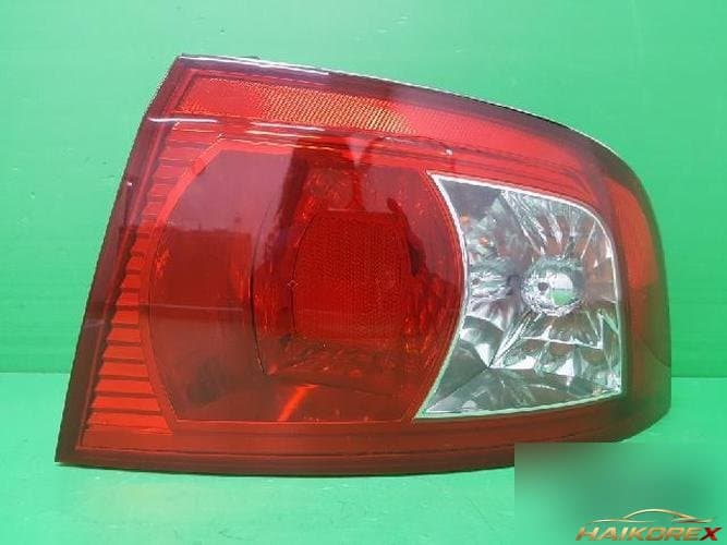 Kia Optima 2003 — комбинированный фонарь задний правый 924213C070