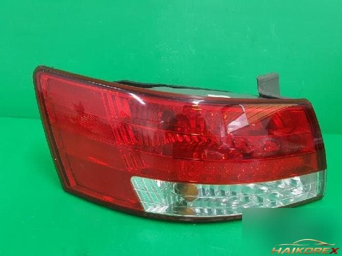 Hyundai Sonata 2006 — задний комбинированный фонарь левый (сторона водителя) 92401 3K000 1