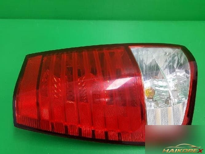 Kia Carnival 2006 — комбинированный фонарь задний правый 92402 4D000 10