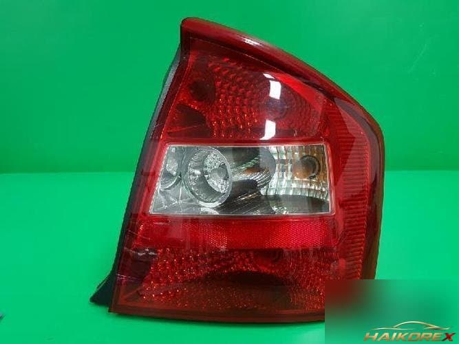 Kia Cerato 2006 — комбинированный фонарь задний правый (92402 2F100 3)