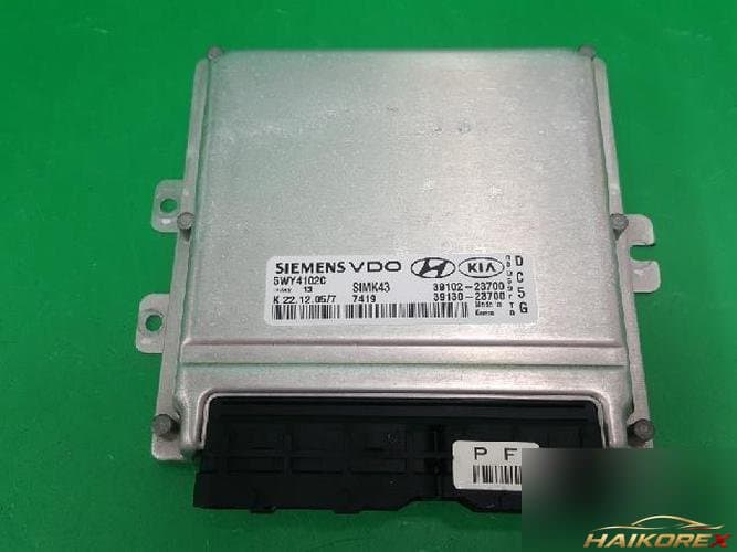 Hyundai Tucson 2006 — блок управления двигателем ECU 3913023700