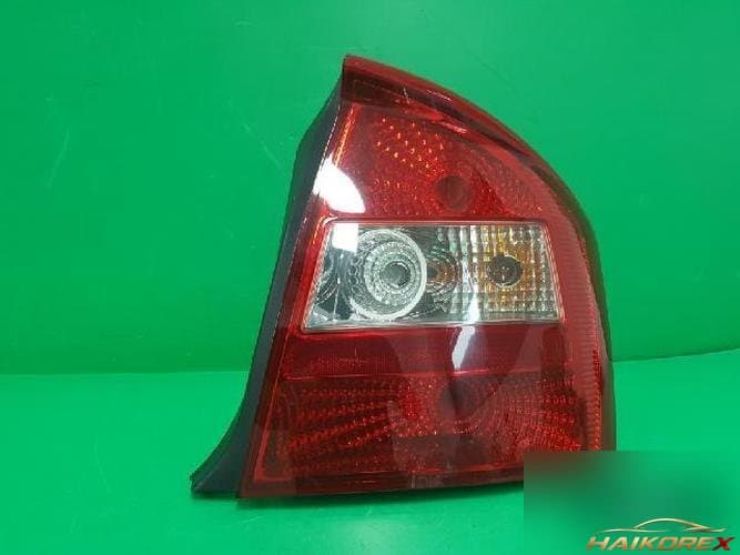 Kia Cerato 2006 — комбинированный задний фонарь правый (92402-2F100)