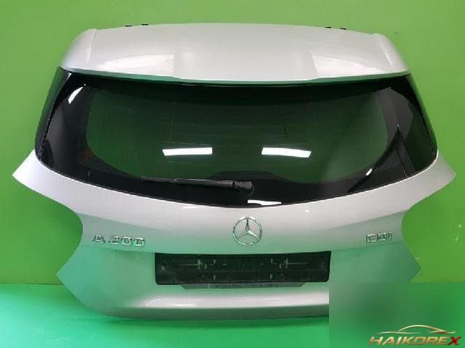 Mercedes-Benz A-класс 2014 — крышка багажника