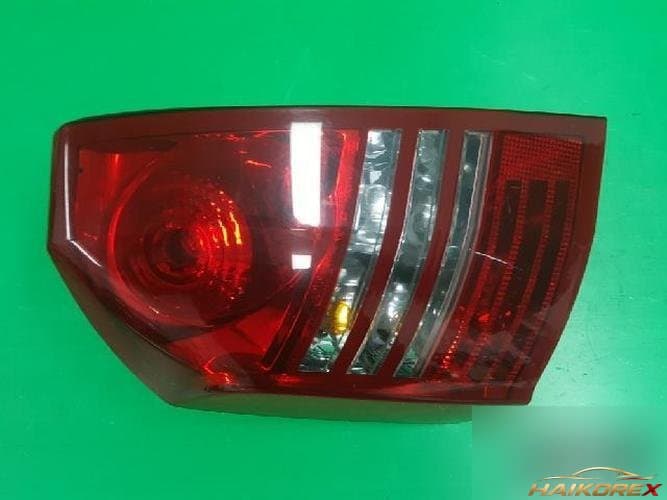 Chrysler 300 2005 — фонарь комбинированный задний левый (водителя)