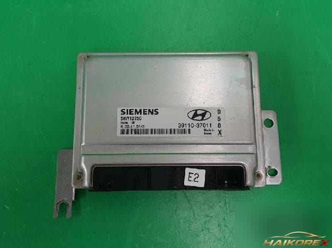 Hyundai Grandeur 2002 — блок управления двигателем ECU 39110-37011