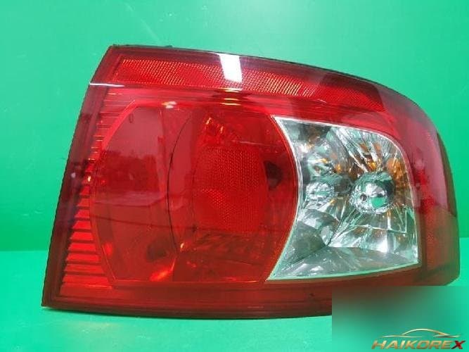 Kia Optima 2005 — фонарь задний комбинированный правый (пассажирский) 92421 3C070 3
