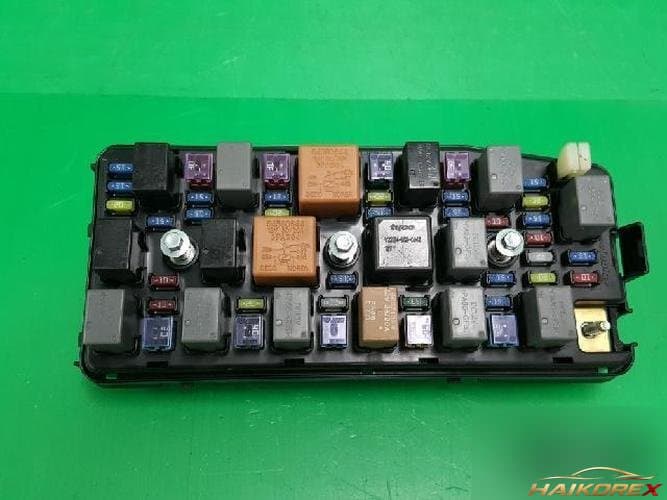Daewoo Winstorm 2007 — блок предохранителей (подкапотный) 5