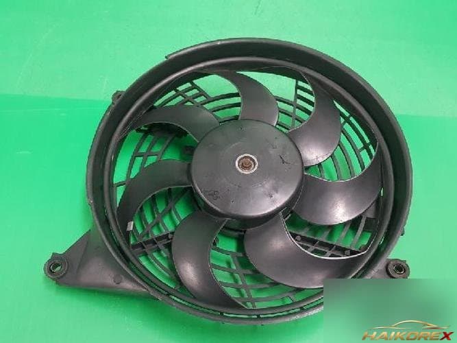 Hyundai Trajet 2007 — конденсатор кондиционера 977303A160
